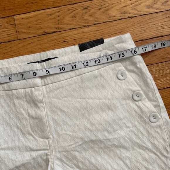 NEW Womens Size 8 Cream Shorts - Picture 3 of 5